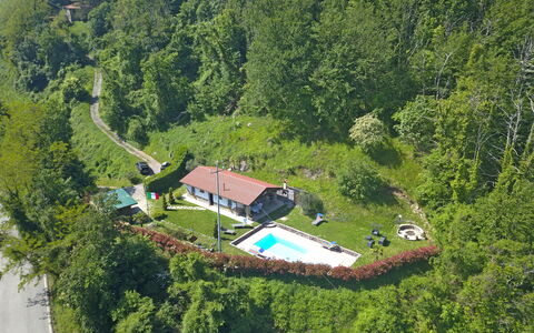 Villa San Rocco: Træ, Plante, Hældning, Naturlige Landskab, Bygning, Hus, Landskab, Bjerg, Fritid, Vej