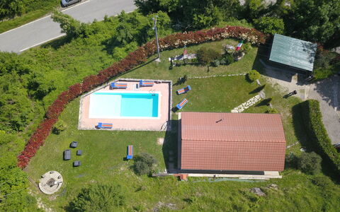 Villa San Rocco: Plante, Ejendom, Bygning, Træ, Land Lot, Urban Design, Biome, Fritid, Hældning, Græs