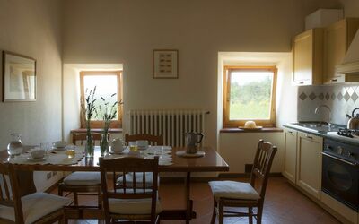 Alba Proneta 2: Værelse, Møbel, Ejendom, Indretning, Spisestue, Bygning, Bord, Hus, Køkken, Hjem