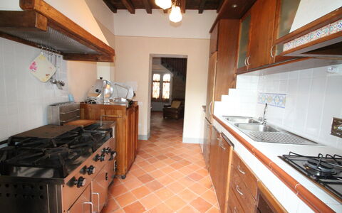 Villa Latera: Ejendom, Værelse, Bygning, Køkken, Countertop, Hus, Møbel, Etage, Ejendom, Hjem