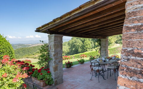 Villa La Terrazza: Ejendom, Hus, Ejendom, Bygning, Pergola, Hjem, Estate, Landdistrikt, Arkitektur, Veranda