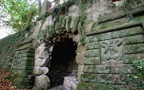 Villa Del Conte: Ruiner, Væg, Stenmur, Rots, Træ, Bygning, Outcrop, Arkitektur, Hus, Stiftelse