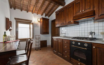 Fiordaliso 2603: Køkken, Indretning, Træ, Cabinetry, Møbel, Gulvbelægning, Countertop, Loft, Skab, Køkken Apparat