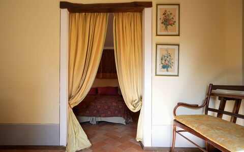 Agriturismo Il Molinello: Bygning, Møbel, Komfort, Træ, Hus, Gardin, Vindue, Gulvbelægning, Etage, Træ