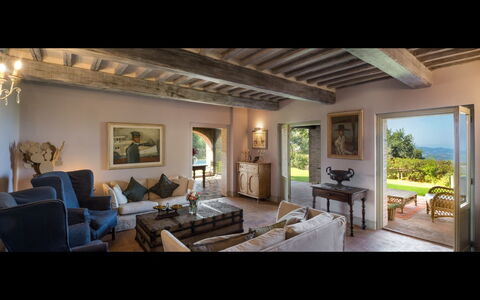 Villa Mandorlo: Stue, Ejendom, Værelse, Indretning, Bygning, Loft, Hus, Møbel, Hjem, Ejendom