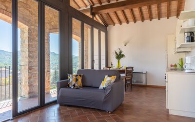 Gaiole Apartment 40: Værelse, Ejendom, Bygning, Møbel, Indretning, Etage, Stue, Loft, Hus, Væg