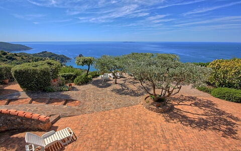 Raggio Di Sole Sull'argentario: Vegetationen, Ejendom, Kyst, Kyst, Hav, Træ, Ejendom, Strand, Bugt, Ocean