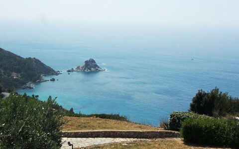 Raggio Di Sole Sull'argentario: Himmel, Hav, Kyst, Coastal Og Oceaniske Landskabsformer, Atmosfaeretryk Fænomen, Promontory, Ocean, Headland, Bugt, Træ