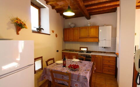 La Casa del Nonno: Værelse, Ejendom, Bygning, Møbel, Køkken, Hus, Cabinetry, Indretning, Loft, Countertop