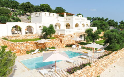 La Residenza - Corte dei Messapi: Ejendom, Bygning, Hus, Ejendom, Estate, Villa, Svømmepøl, Mansion, Udvej, Arkitektur
