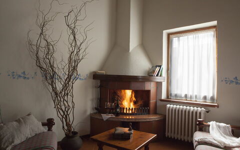 Quercia Al Poggio - Weddings And Events: Brun, Bord, Møbel, Ejendom, Plante, Couch, Hearth, Vindue, Træ, Stue