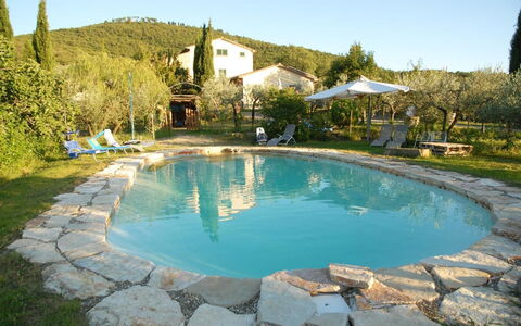 Villa Eleonora: Svømmepøl, Ejendom, Estate, Vand, Ejendom, Hus, Villa, Ferie, Bygning, Fritid