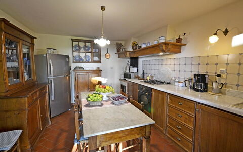 Villa Santa Maria: Countertop, Værelse, Ejendom, Møbel, Køkken, Cabinetry, Bygning, Etage, Indretning, Ejendom