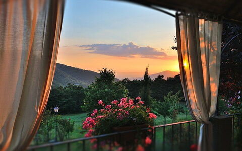 Villa Rosmarino: Himmel, Solopgang, Morgen, Vindue, Solnedgang, Træ, Aften, Sollys, Værelse, Landskab