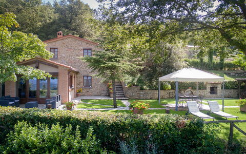 Villa Ginestra: Ejendom, Hus, Hjem, Ejendom, Bygning, Estate, Boligområde, Gård, Træ, Botanik