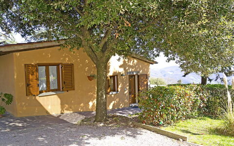 Casa Cristina: Ejendom, Hus, Sommerhus, Bygning, Hjem, Ejendom, Træ, Landdistrikt, Hytte, Skur