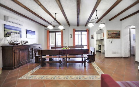 Villa Dell'ulivo: Bygning, Ejendom, Værelse, Loft, Indretning, Etage, Loft, Hus, Møbel, Stue