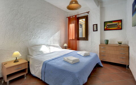 Villa Dell'ulivo: Soveværelse, Seng, Møbel, Værelse, Sengetøj, Ejendom, Bed Frame, Sengetøj, Væg, Indretning