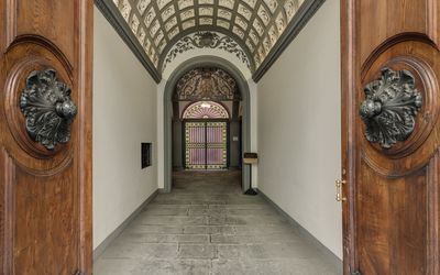 Strada Tornabuoni: Loft, Arkitektur, Bygning, Arch, Dør, Værelse, Symmetry, Indretning, Arkivbilleder, Turistattraktion