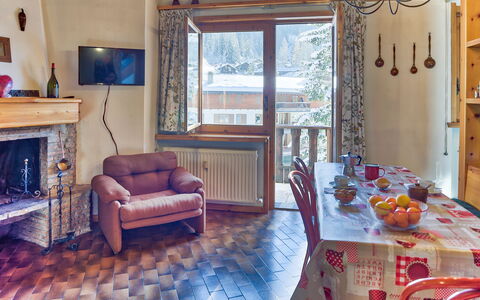 The Twins Apartment - Champoluc: Værelse, Ejendom, Stue, Møbel, Indretning, Hus, Bygning, Hjem, Ejendom, Etage