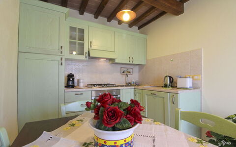 Poggio del Fabbro: Indretning, Møbel, Gulvbelægning, Loft, Køkken, Værelse, Køkken Apparat, Etage, Cabinetry, Countertop