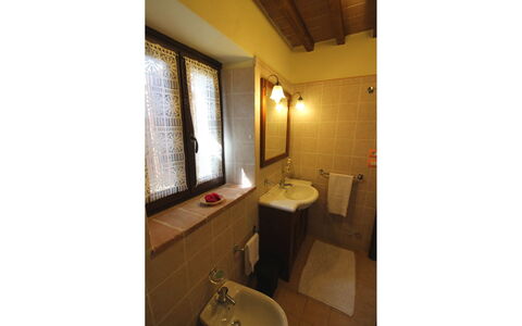 Poggio del Fabbro: Værelse, Ejendom, Badeværelse, Badeværelsesvask, Bygning, Sanitærarmatur, Arkitektur, Hus, Indretning, Toilet