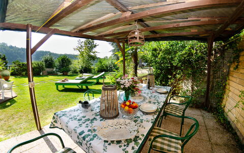 Podere L'istrice: Ejendom, Gårdhave, Backyard, Bygning, Ejendom, Hus, Hjem, Veranda, Estate, Værelse