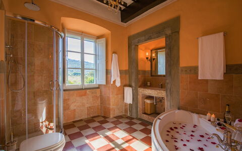 Villa Ivana - Cortona: Værelse, Ejendom, Bygning, Badeværelse, Indretning, Loft, Etage, Hus, Ejendom, Estate
