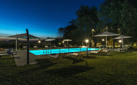 Villa Ivana - Cortona: Himmel, Nat, Træ, Arkitektur, Fritid, Bjerg, Sky, Bjergkæde, Landskab, Hill Station