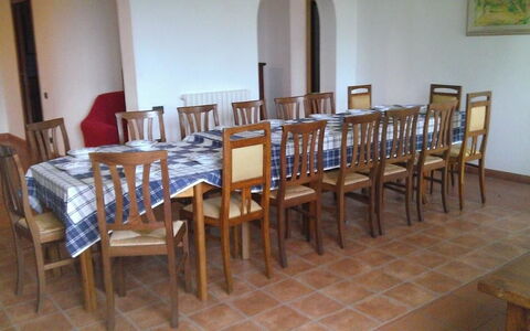 Villa Vaniglia Proprietà: Værelse, Møbel, Bord, Ejendom, Køkken & Spisebord, Stol, Spisestue, Etage, Hårdttræ, Restaurant
