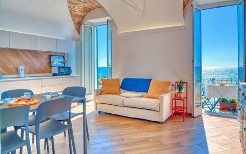 Il Balcone Sul Prino - Imperia: Værelse, Møbel, Blå, Ejendom, Indretning, Bygning, Etage, Azure, Stue, Turquoise