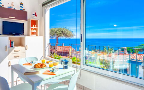 Il Geranio Sant'elmo - Diano Marina: Ejendom, Værelse, Indretning, Azure, Bygning, Ejendom, Hus, Møbel, Vindue, Hjem