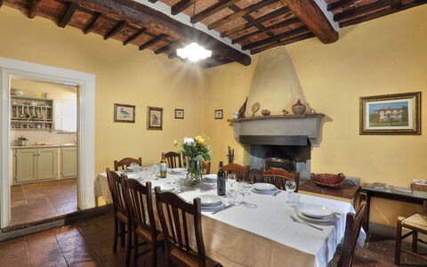 Casa Rosa: Værelse, Ejendom, Bygning, Spisestue, Loft, Restaurant, Indretning, Møbel, Ejendom, Bord
