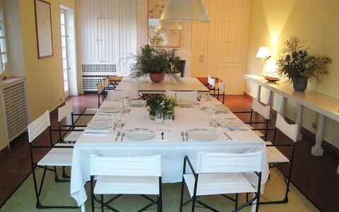 Villa Adriana: Værelse, Spisestue, Møbel, Bord, Ejendom, Indretning, Bygning, Restaurant, Etage, Loft