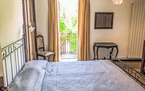 Nicol: Seng, Møbel, Soveværelse, Sengetøj, Sengetøj, Indretning, Træ, Bed Frame, Sengetøj, Etage