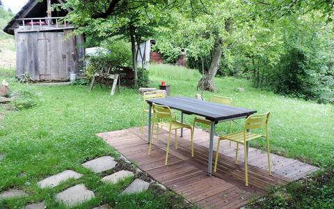 Casa Lienartova: Plante, Møbel, Bord, Træ, Skygge, Naturlige Landskab, Land Lot, Udendørs Møbler, Udendørs Bord, Vegetationen