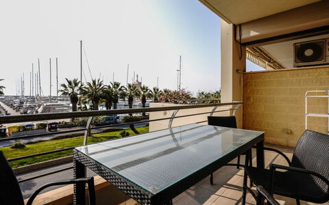 Santo Stefano al Mare 616: Vand, Himmel, Bygning, Azure, Bjerg, Træ, Arkitektur, Krop Af Vand, Sø, Kvarter