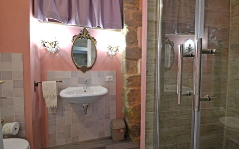 Casa Caterina: Badeværelse, Ejendom, Værelse, Sanitærarmatur, Flise, Væg, Indretning, Hus, Etage, Toilet