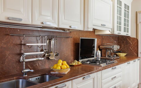 Appartamento Zefferini: Countertop, Cabinetry, Ejendom, Møbel, Bygning, Køkken Apparat, Komfur, Køkken, Håndvask, Skuffe