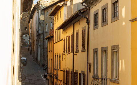 Appartamento Zefferini: Himmel, Vindue, Bygning, Kvarter, Hus, Beige, Facade, Toner Og Skygger, City