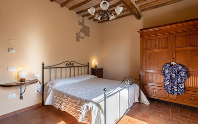 borghigiana-parrino-san-miniato-multiproperty-la-bella-bedroom