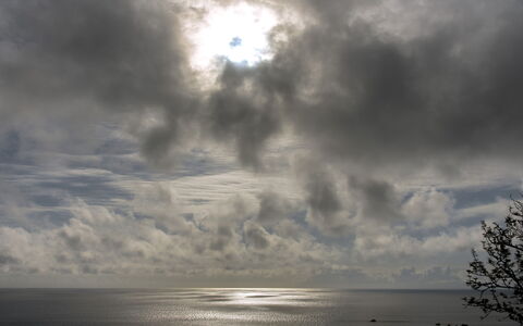 Villa Di Sofia: Himmel, Sky, Daytime, Horisont, Atmosfaeretryk Fænomen, Cumulus, Hav, Lys, Sollys, Atmosfære