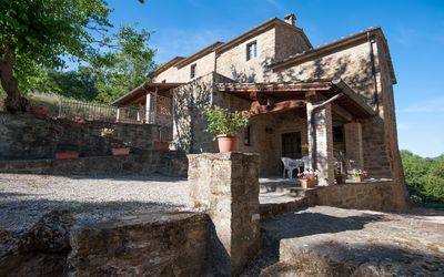 Agriturismo Val Di Pierle: Ejendom, Hus, Bygning, Hjem, Ejendom, Arkitektur, Sommerhus, Træ, Landdistrikt, Ruiner
