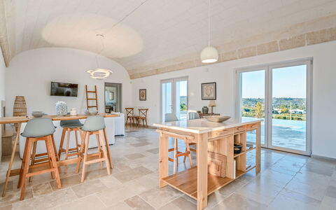 Villa Amelia: Ejendom, Værelse, Møbel, Bygning, Ejendom, Etage, Indretning, Hus, Loft, Bord