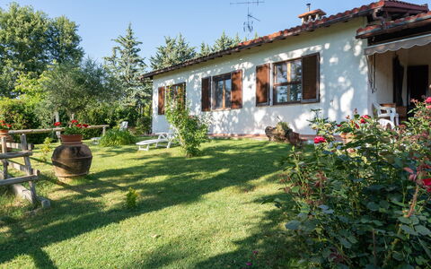 Villa Campiglia: Ejendom, Hus, Bygning, Gård, Sommerhus, Ejendom, Stuehus, Hjem, Villa, Have