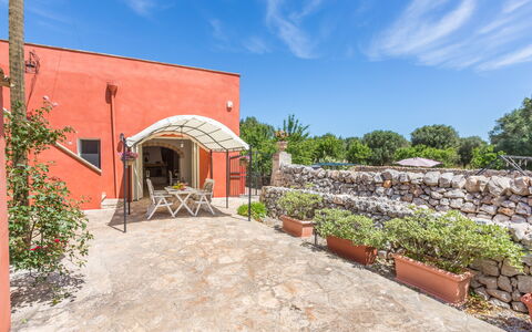 Masseria Pagliamonte: Himmel, Plante, Sky, Ejendom, Landskab, Boligområde, Træ, Landdistrikt, Fritid, Facade