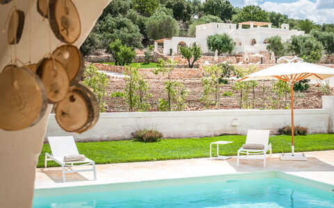 Corte dei Messapi | Sleeps 24: Svømmepøl, Ejendom, Fritid, Udvej, Ejendom, Vand, Ferie, Hacienda, Hus, Græs