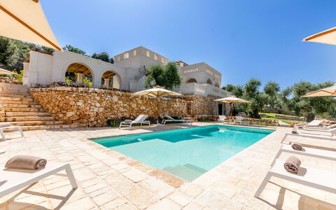 Corte dei Messapi | Sleeps 24: Svømmepøl, Ejendom, Bygning, Ejendom, Estate, Hus, Villa, Ferie, Udvej, Hjem