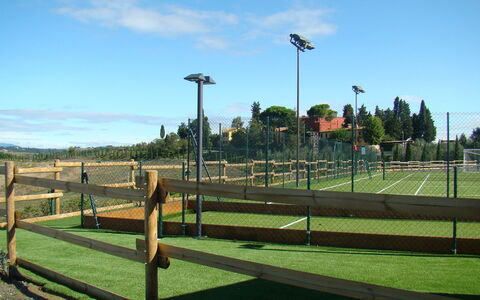 Tenuta Cambiano: Sport Venue, Himmel, Græs, Træ, Fritid, Landskab, Hegn, Landdistrikt, Land Lot, Sky