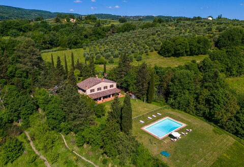 Podere a Lafi: Himmel, Ejendom, Økoregion, Bygning, Plante, Natur, Naturlige Landskab, Træ, Land Lot, Græs